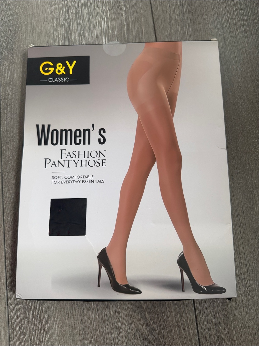 Classic Women's Sheer Pantyhose in Tan